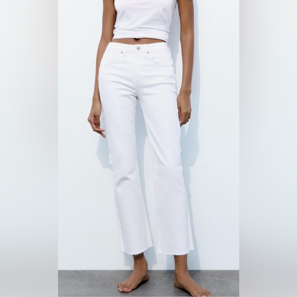 Zara High Rise Flare Jeans - Picture 1 of 3